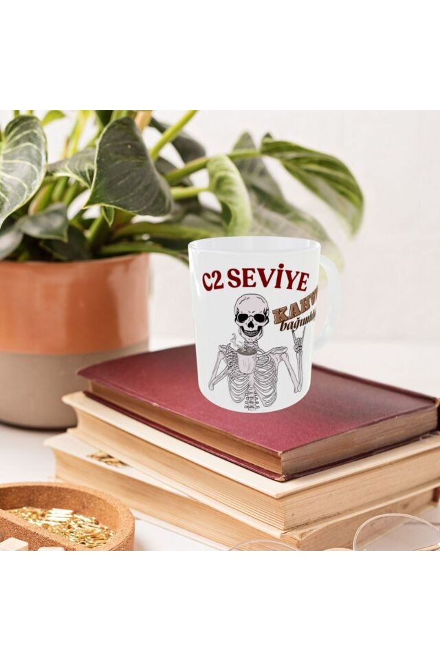 C2 SEVİYE KAHVE BAĞIMLILIĞI YAZILI TASARIM KUPA