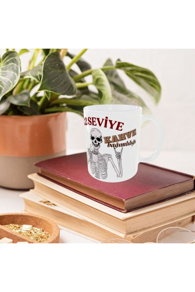 C2 SEVİYE KAHVE BAĞIMLILIĞI YAZILI TASARIM KUPA