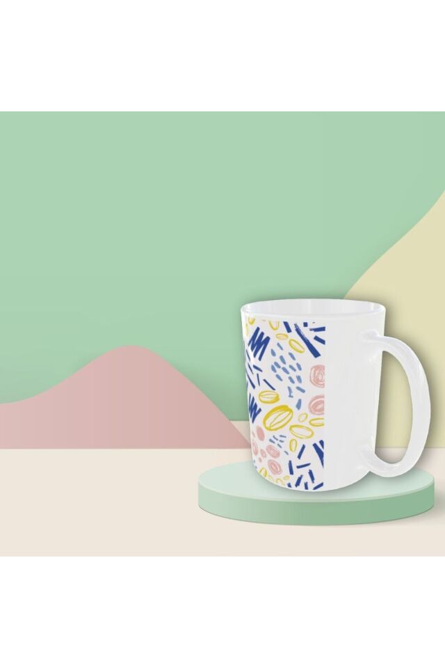 PASTEL RENKLİ GEOMETRİK DESENLİ TASARIM KUPA