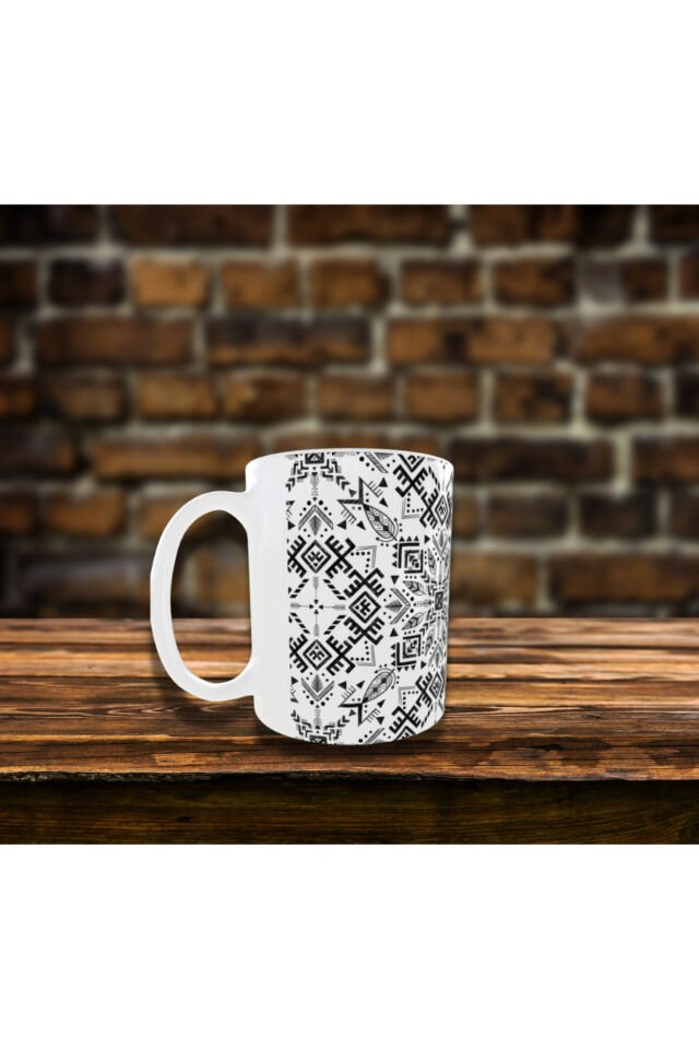 SİYAH BEYAZ ETNİK DESENLİ TASARIM KUPA
